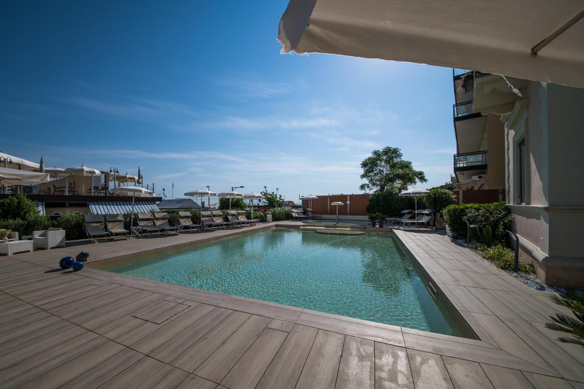 Appartamenti Diffusi Di Villa Fiorita Con Accesso Alle Piscine Della Struttura Principale Cattolica Exterior foto